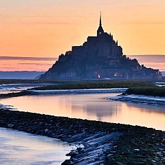 Depiction of a journey to Mont Saint Michel